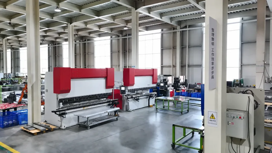 Canadian Heavy-Duty CNC Press Brake